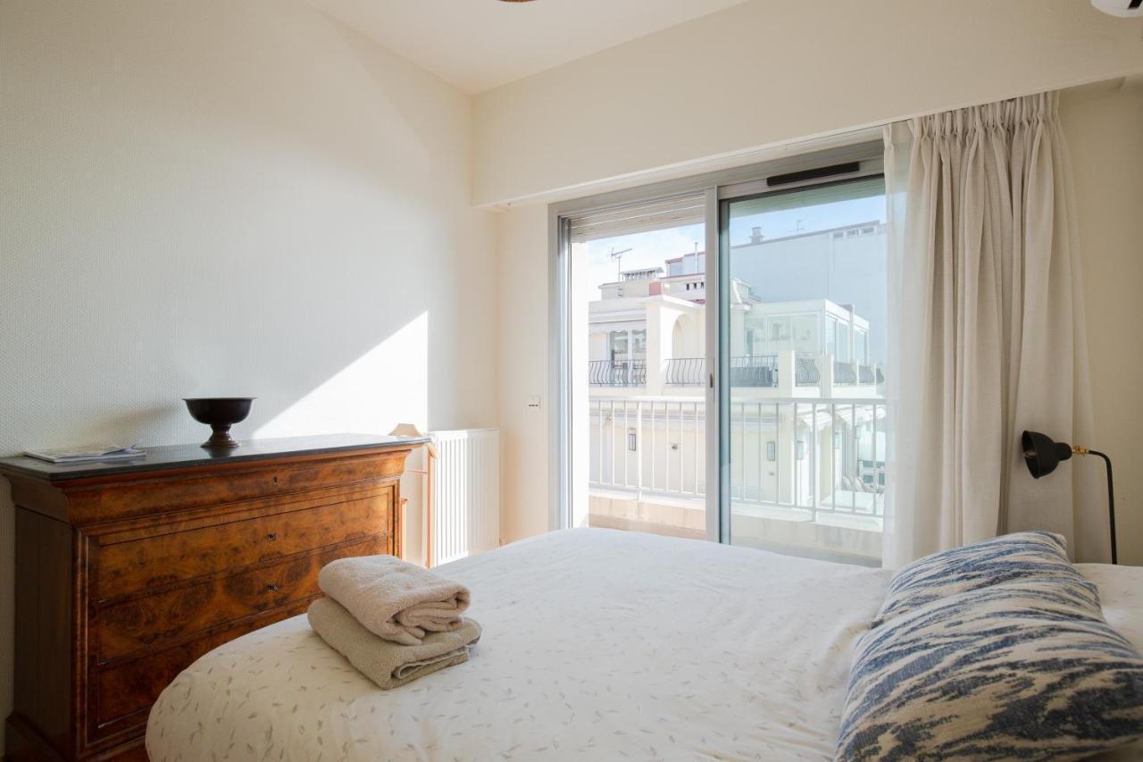 Appartement Violet, Bord De